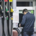 Нефтяников заставляют вкладывать в собственный бизнес Нефтяников заставляют вкладывать в собственный бизнес