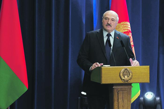 Лукашенко готовится к стерильному референдуму