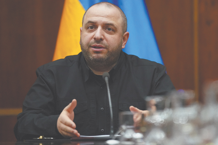 Зеленский призвал Россию "не прятаться" от переговоров