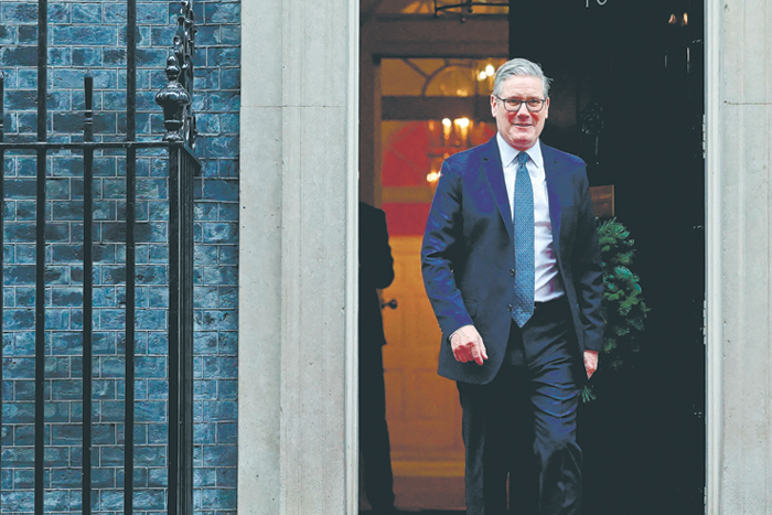 Однопартийцы премьера Великобритании требуют его отставки