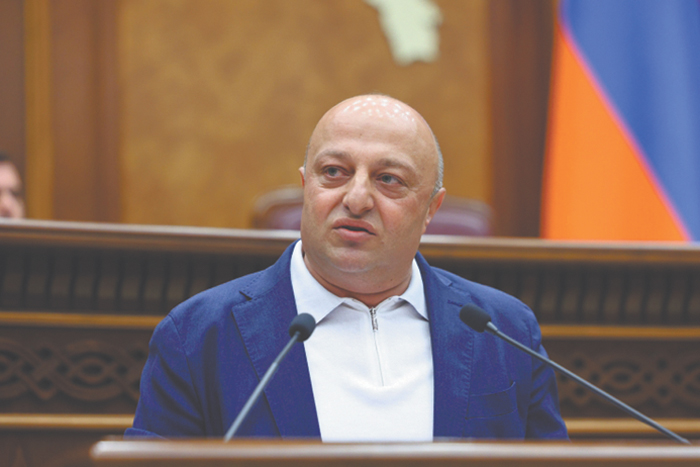 Пашинян объявил себя освободителем