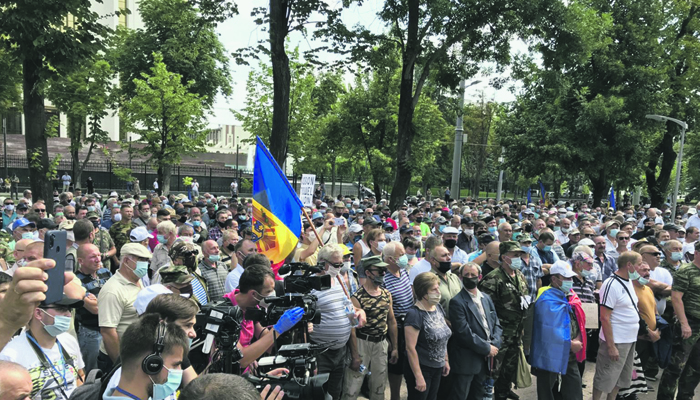 Молдавские комбатанты требуют "рубить головы сепаратистам"