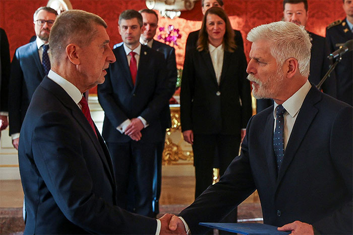 В Чехии идет "война" президента с министром