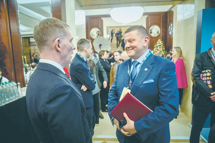 Встречи Зеленского с потенциальными соперниками демонстрируют его готовность к выборам