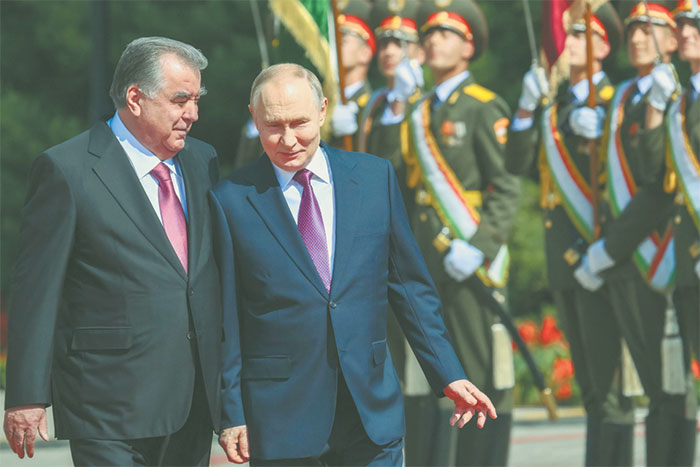 Путин предложил Рахмону развивать мирный атом
