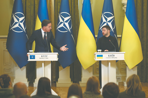 Генсек НАТО пообещал Украине самолеты в небе и корабли на море