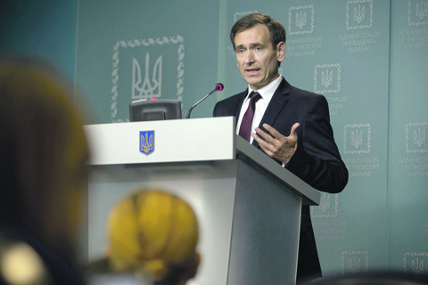 Украина готова разместить у себя базы НАТО в обход Конституции