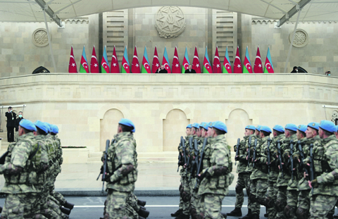 Парад в Баку.  Азербайджан празднует победу в Карабахе и грозит "вернуть" Ереван 