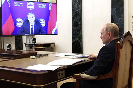 Путин продолжает посылать губернаторов в народ, выборы переводят в режим спецопераций