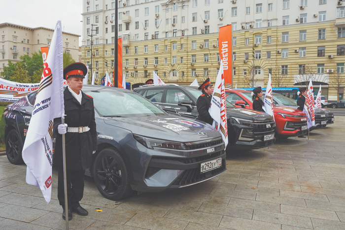 Автопробег "Города-герои – города героев": 15 "Москвичей", 24 региона