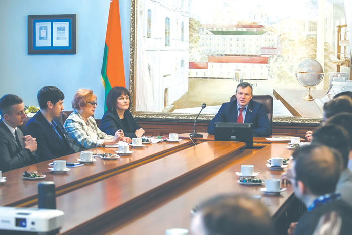 В Белоруссии будет своя партия власти