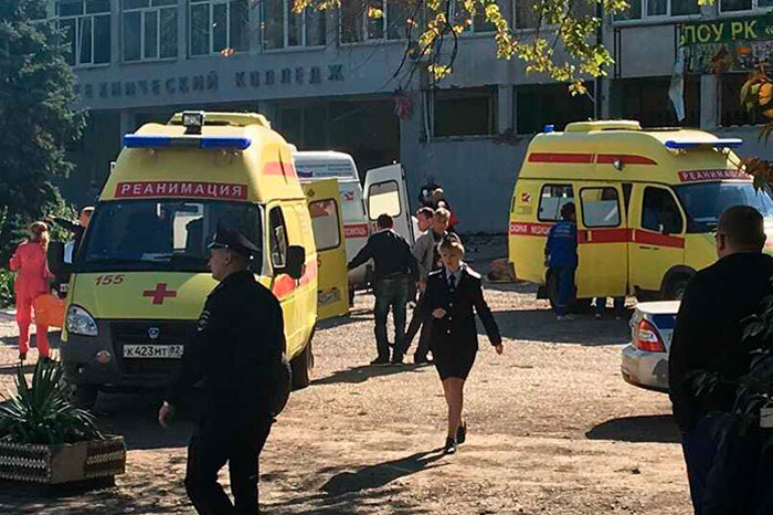 Очевидцы взрыва в Керчи: Крики были слышны из ближайших домов [+ВИДЕО]