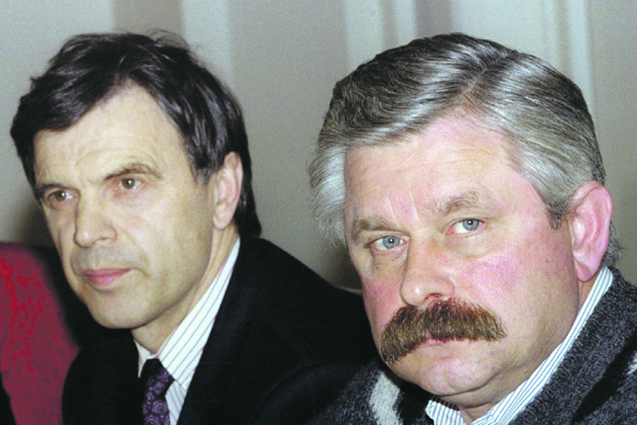Версии гражданского конфликта 1993 года в России