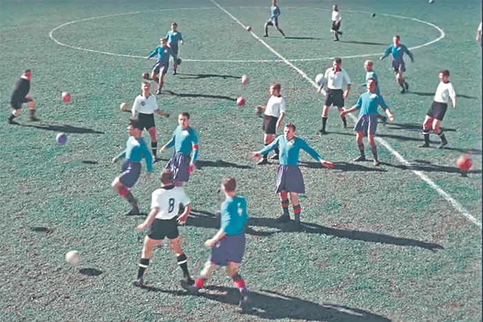 Мы играли в футбол...