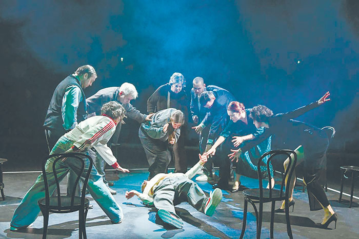 В театре "Шалом" интерпретируют Горького