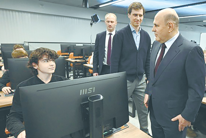 Министры агитируют молодежь личным примером