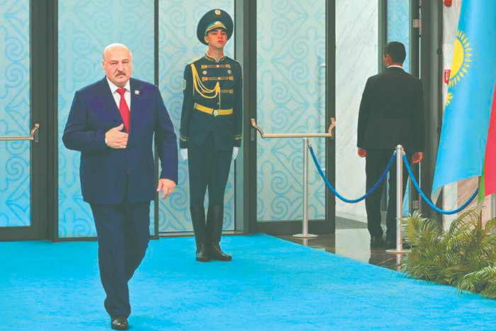 Лукашенко собирается "разрушать стены" однополярного мира