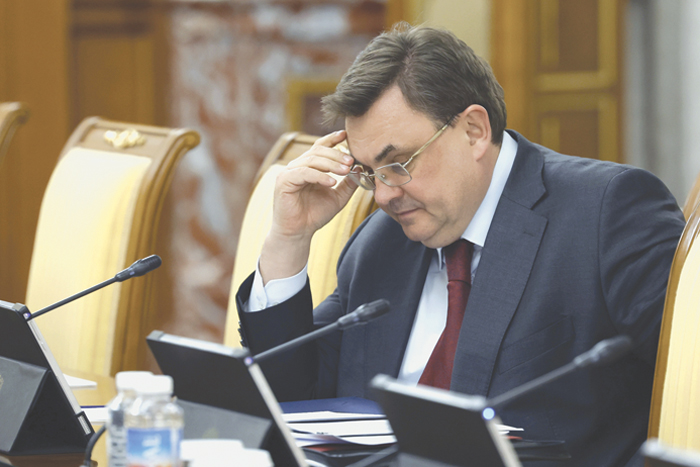 Украинских переселенцев отправляют за апостилем через линию фронта
