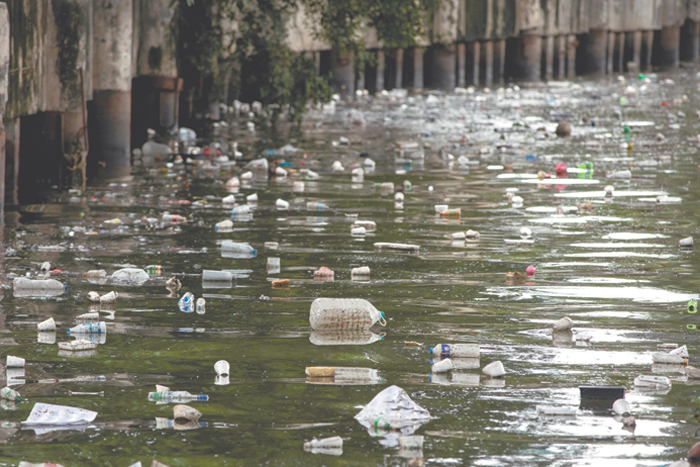 Загрязнение пластиком – это "планетарное цунами"