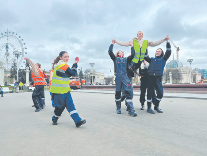 вднх, новый амбассадор юлия пересильд, парк орион, фестивали, экскурсии, аттракционы