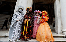 В Венеции проходит ежегодный карнавал