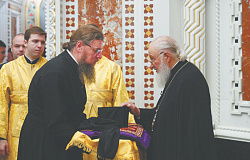 Патриарх Кирилл переучивает лжеучителей