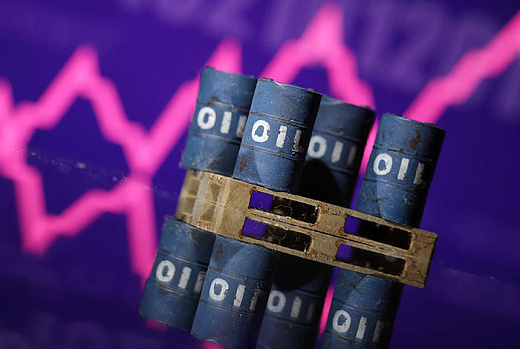 Нефтяной рынок готовится к нестабильности после ударов по Ирану... 