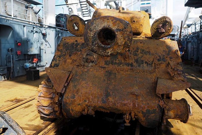 танк, шерман, море, водолазы