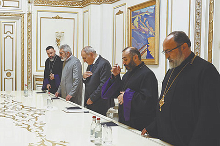 армения, политика, церковь, пашинян, армянская церковь, аац