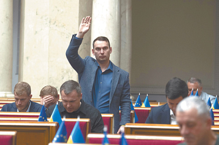 украина, противостояние президентской и парламентской команд, уттвеждение генпрокурора