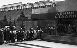 Из-за кого на самом деле Сталина вынесли из Мавзолея