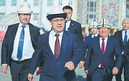 киргизия, коррупционный скандал, расследование хищений, кыргызнефтегаз, политический кризис, нацбанк, тургунбаев, допрос ташиева