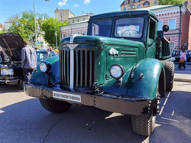 москва, парад, ретро, трамваи, автомобили
