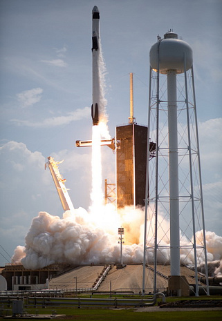 spacex-demo-2-launch-nhq202005300041_49953046998_o.jpg