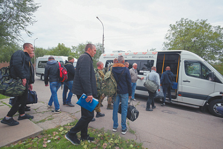 сво, военнослужащие, семьи, социальные права, лдпр, слуцкий, экспертное мнение