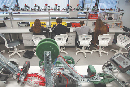 школа, начальные классы, ранняя профилизация, эксперименты, междисциплинарность, метапредметность, специализация