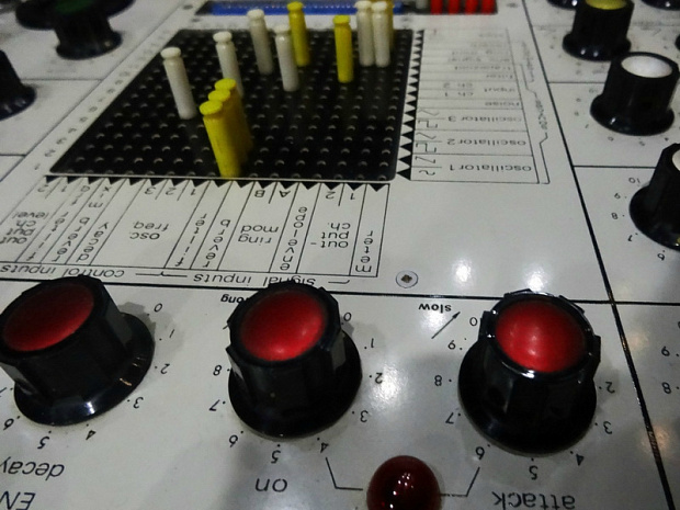 музыка, синтезатор, выставка