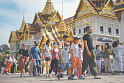 Власти Таиланда напугали иностранцев и испугались сами