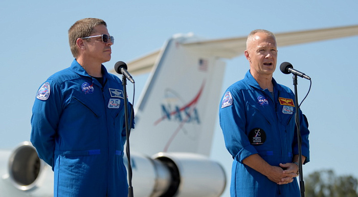 spacex-demo-2-crew-arrival-nhq202005200001_49916895568_o.jpg