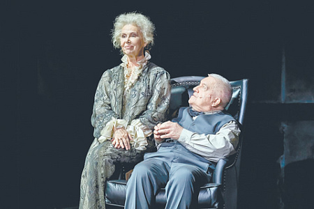 театр имени маяковского, премьера, скучная история, денис хуснияров, рецензия