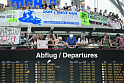 <b>Школьники</b> оккупировали аэропорт Штутгарта