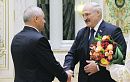 Лукашенко отблагодарил лояльных белорусов