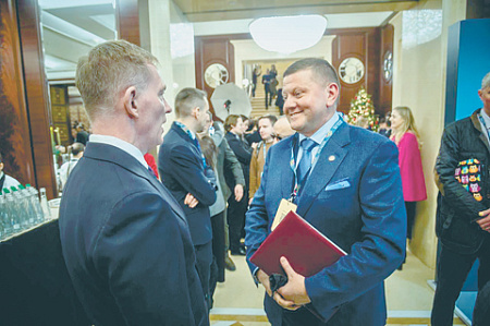 украина, энергосектор, коррупционный скандал, зеленский, встреча с потенциальными соперниками, послевоенные выборы