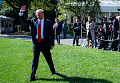 Из-за болезни Трамп взял паузу в предвыборной гонке