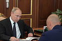 Путин не спрашивает <b>врио</b> губернаторов о выборах...