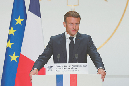 франция, макрон, рейтинги, оппозиция, законопроекты