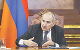 Пашинян пошел в наступление на церковных иерархов