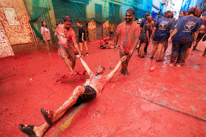 испания, фестиваль, La Tomatina, помидоры, томаты, битва