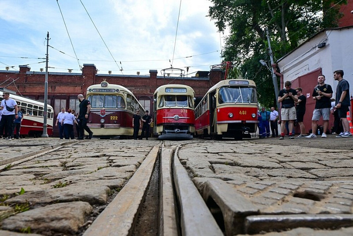 россия, москва, день городского транспорта, трамваи, парад