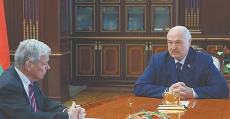 белоруссия, лукашенко, спецпосланник джон коул, политзаключенные, исключение из санкционного списка